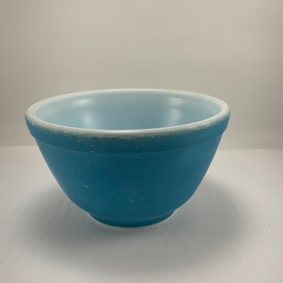 Pyrex 1940's-1950's Primary Color Blue #401